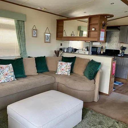 - Sleeps 6 - Parking - Garden Cockermouth